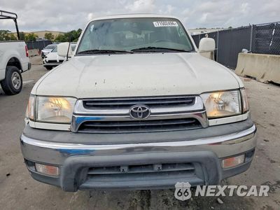 Piąte zdjęcie samochodu w środku: 2002 TOYOTA 4RUNNER SR5 VIN:JT3GN86R820223463 - miniatura