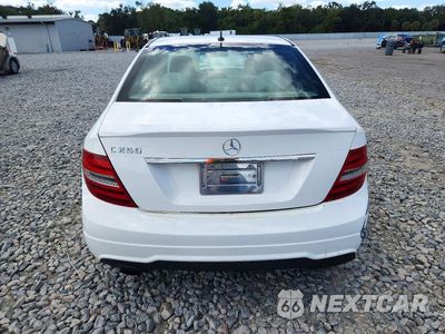 Zdjęcie 6 z 12 samochodu: 2013 MERCEDES-BENZ C 250 VIN:WDDGF4HB2DA830253 - miniatura