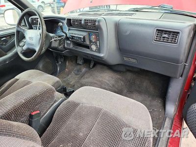 Zdjęcie 8 z 13 samochodu: 1997 GMC SONOMA VIN:1GTCS19W9V8511588 - miniatura