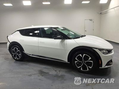 Czwarte zdjęcie samochodu z boku: 2023 KIA EV6 WIND VIN:KNDC34LA3P5157227 - miniatura