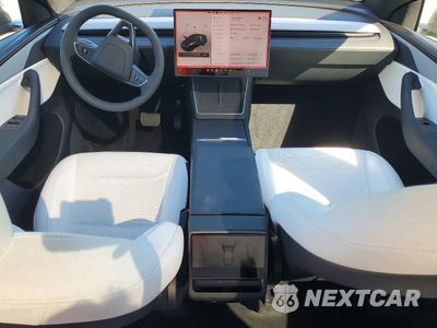 Zdjęcie 8 z 13 samochodu: 2026 TESLA MODEL Y VIN:7SAYGDED1TF699200 - miniatura