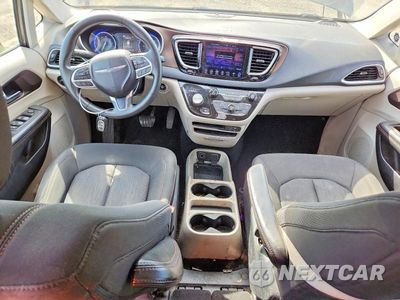 Zdjęcie 8 z 13 samochodu: 2017 CHRYSLER PACIFICA TOURING VIN:2C4RC1DG1HR508250 - miniatura