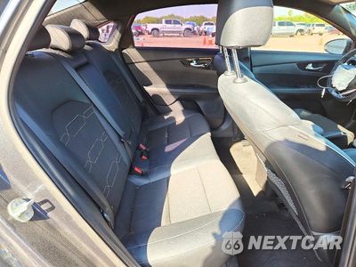 Zdjęcie 10 z 12 samochodu: 2023 KIA FORTE GT LINE VIN:3KPF54AD5PE657771 - miniatura