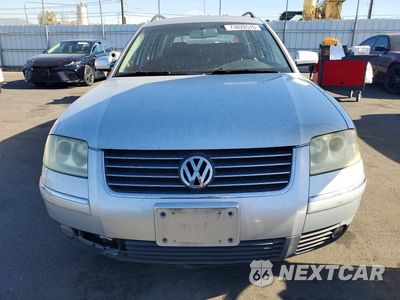Piąte zdjęcie samochodu w środku: 2004 VOLKSWAGEN PASSAT GLX VIN:WVWWH63B64E038778 - miniatura