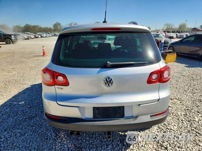 Zdjęcie 6 z 14 samochodu: 2011 VOLKSWAGEN TIGUAN S VIN:WVGAV7AX9BW557401 - miniatura
