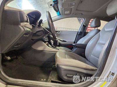 Zdjęcie 7 z 12 samochodu: 2017 HYUNDAI IONIQ LIMITED VIN:KMHC85LC8HU032221 - miniatura