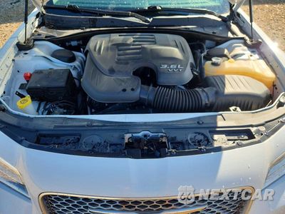 Zdjęcie 11 z 13 samochodu: 2019 CHRYSLER 300 TOURING VIN:2C3CCAAG2KH760875 - miniatura