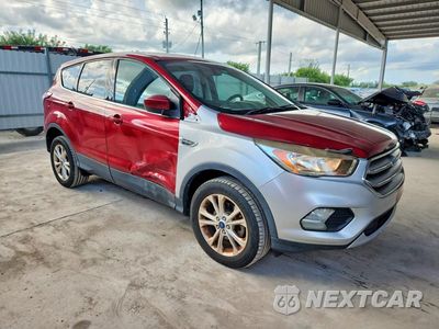 Czwarte zdjęcie samochodu z boku: 2017 FORD ESCAPE SE VIN:1FMCU0GD9HUE86785 - miniatura