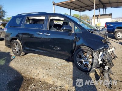 Czwarte zdjęcie samochodu z boku: 2017 TOYOTA SIENNA SE VIN:5TDXZ3DC8HS797035 - miniatura