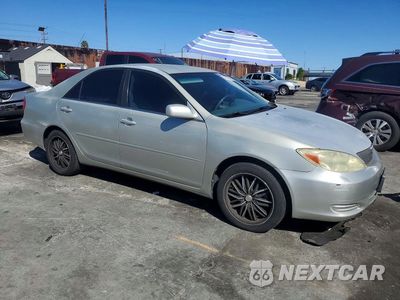 Czwarte zdjęcie samochodu z boku: 2004 TOYOTA CAMRY LE VIN:4T1BE32K24U266768 - miniatura