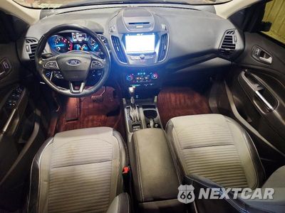 Zdjęcie 8 z 13 samochodu: 2017 FORD ESCAPE SE VIN:1FMCU9G99HUE28322 - miniatura