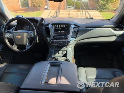 Zdjęcie 9 z 14 samochodu: 2018 CHEVROLET SUBURBAN K1500 LT VIN:1GNSKHKC1JR396954 - miniatura