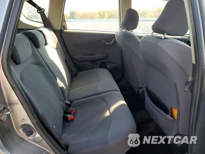 Zdjęcie 10 z 12 samochodu: 2010 HONDA FIT VIN:JHMGE8H26AC001270 - miniatura