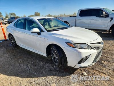 Czwarte zdjęcie samochodu z boku: 2020 TOYOTA CAMRY SE VIN:4T1G11AK6LU961986 - miniatura