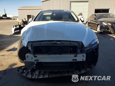 Piąte zdjęcie samochodu w środku: 2019 JAGUAR XJL SUPERCHARGED VIN:SAJWA2GE8KMW19141 - miniatura
