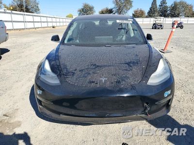 Piąte zdjęcie samochodu w środku: 2018 TESLA MODEL 3 VIN:5YJ3E1EAXJF040658 - miniatura