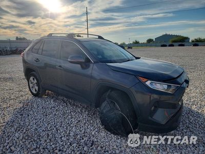 Czwarte zdjęcie samochodu z boku: 2019 TOYOTA RAV4 XLE VIN:2T3W1RFV1KC030316 - miniatura