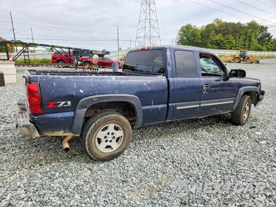Trzecie zdjęcie samochodu z tyłu: 2005 CHEVROLET SILVERADO K1500 VIN:1GCEK19B55E131557 - miniatura