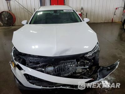 Piąte zdjęcie samochodu w środku: 2018 BUICK REGAL TOURX ESSENCE VIN:W04GV8SX0J1144842 - miniatura