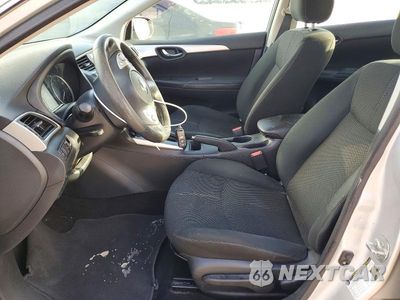 Zdjęcie 7 z 12 samochodu: 2018 NISSAN SENTRA S VIN:3N1AB7AP6JY297031 - miniatura