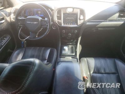 Zdjęcie 8 z 12 samochodu: 2019 CHRYSLER 300 S VIN:2C3CCABG0KH634013 - miniatura