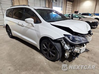 Czwarte zdjęcie samochodu z boku: 2018 CHRYSLER PACIFICA TOURING L VIN:2C4RC1BG7JR174878 - miniatura