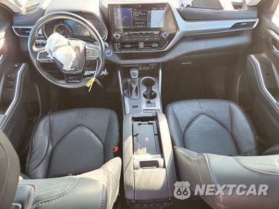 Zdjęcie 8 z 14 samochodu: 2020 TOYOTA HIGHLANDER HYBRID PLATINUM VIN:5TDEBRCH0LS007554 - miniatura