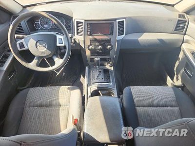 Zdjęcie 8 z 12 samochodu: 2010 JEEP GRAND CHEROKEE LAREDO VIN:1J4PR4GK0AC117140 - miniatura