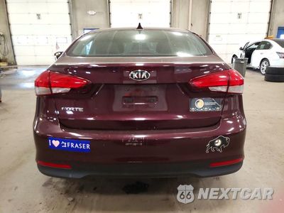 Zdjęcie 6 z 12 samochodu: 2017 KIA FORTE LX VIN:3KPFK4A7XHE121239 - miniatura