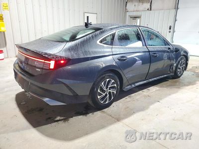 Trzecie zdjęcie samochodu z tyłu: 2026 HYUNDAI SONATA HYBRID BLUE VIN:KMHL24JJ6TA144863 - miniatura
