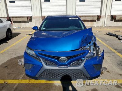 Piąte zdjęcie samochodu w środku: 2018 TOYOTA CAMRY SE VIN:4T1B11HK8JU058123 - miniatura