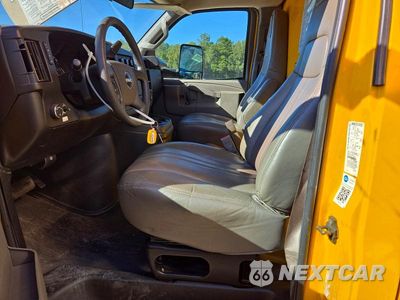 Zdjęcie 7 z 12 samochodu: 2022 GMC SAVANA BOX TRUCK VIN:7GZ37TC79NN003981 - miniatura