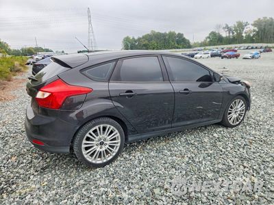Trzecie zdjęcie samochodu z tyłu: 2013 FORD FOCUS VIN:1FADP3K23DL119197 - miniatura