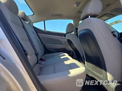 Zdjęcie 10 z 13 samochodu: 2018 HYUNDAI ELANTRA VALUE EDITION VIN:5NPD84LF4JH248919 - miniatura
