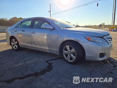Czwarte zdjęcie samochodu z boku: 2010 TOYOTA CAMRY BASE VIN:4T1BF3EK1AU110399 - miniatura