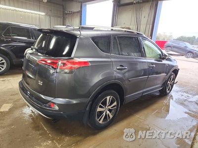 Trzecie zdjęcie samochodu z tyłu: 2018 TOYOTA RAV4 XLE VIN:JTMRFREV5JJ244379 - miniatura