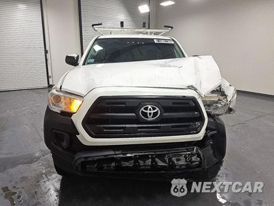 Piąte zdjęcie samochodu w środku: 2017 TOYOTA TACOMA SR VIN:5TFRX5GN6HX088198 - miniatura