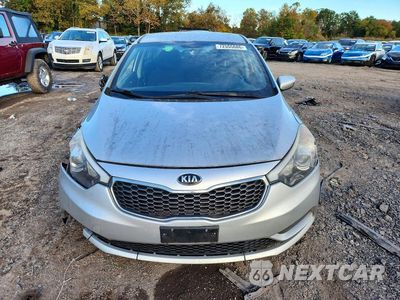Piąte zdjęcie samochodu w środku: 2016 KIA FORTE LX VIN:KNAFK4A63G5619717 - miniatura