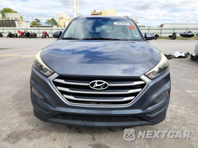Piąte zdjęcie samochodu w środku: 2017 HYUNDAI TUCSON SE VIN:KM8J33A43HU485653 - miniatura