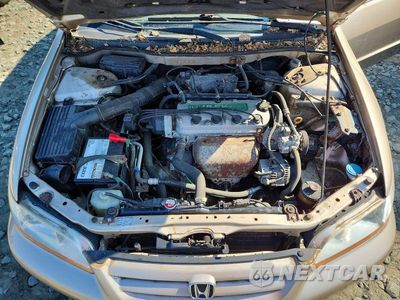 Zdjęcie 11 z 12 samochodu: 2001 HONDA ACCORD LX VIN:JHMCG65551C000364 - miniatura