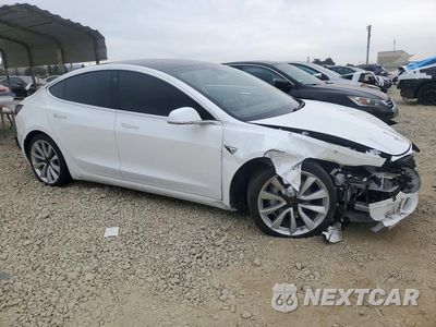 Czwarte zdjęcie samochodu z boku: 2019 TESLA MODEL 3 VIN:5YJ3E1EA8KF474238 - miniatura