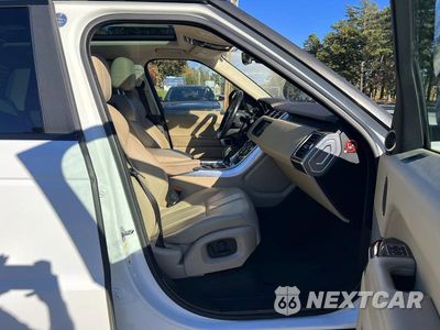 Piąte zdjęcie samochodu w środku: 2017 LAND ROVER RANGE ROVER SPORT SE VIN:SALWG2FV5HA682747 - miniatura