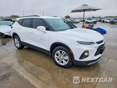 Czwarte zdjęcie samochodu z boku: 2019 CHEVROLET BLAZER 3LT VIN:3GNKBDRSXKS687134 - miniatura
