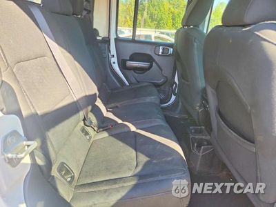 Zdjęcie 11 z 13 samochodu: 2020 JEEP GLADIATOR SPORT VIN:1C6HJTAG6LL122854 - miniatura