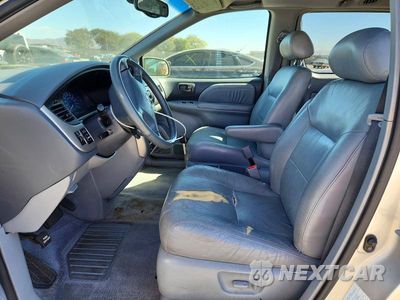 Zdjęcie 7 z 13 samochodu: 2002 TOYOTA SIENNA XLE VIN:4T3ZF13C02U434676 - miniatura
