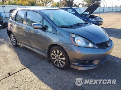 Czwarte zdjęcie samochodu z boku: 2013 HONDA FIT SPORT VIN:JHMGE8H53DC043183 - miniatura
