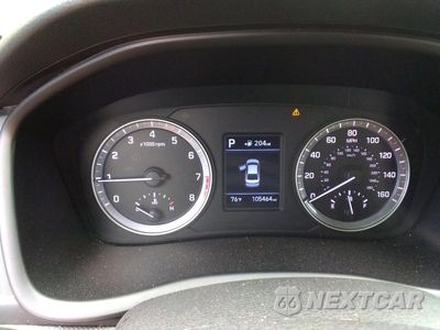 Zdjęcie 9 z 12 samochodu: 2018 HYUNDAI SONATA SE VIN:5NPE24AF7JH626384 - miniatura