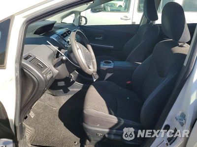 Zdjęcie 7 z 13 samochodu: 2016 TOYOTA PRIUS V TWO VIN:JTDZN3EU5GJ055005 - miniatura