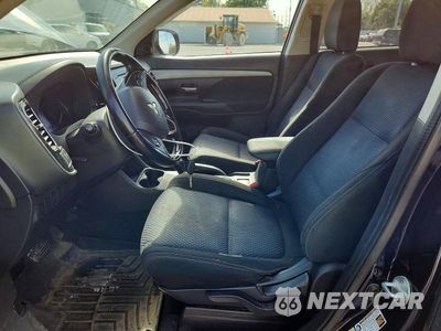 Zdjęcie 7 z 14 samochodu: 2016 MITSUBISHI OUTLANDER SE VIN:JA4AZ3A39GZ041232 - miniatura