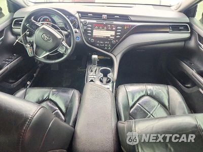 Zdjęcie 8 z 13 samochodu: 2019 TOYOTA CAMRY HYBRID SE VIN:4T1B21HK3KU518156 - miniatura